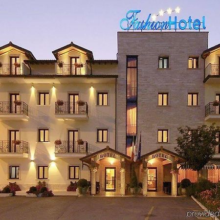 แฟชั่น โฮเทล Hotel วัลมนโตเน ภายนอก รูปภาพ