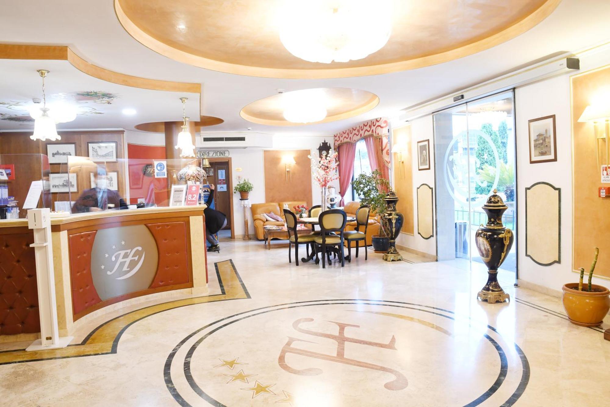แฟชั่น โฮเทล Hotel วัลมนโตเน ภายนอก รูปภาพ